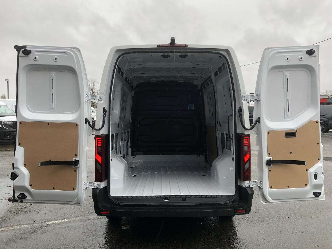 RENAULT MASTER EXTRA 3T5 L2H2 2.0 BLUE DCI 150 CH TRACTION - Kassebil: bilde 3 RENAULT MASTER EXTRA 3T5 L2H2 2.0 BLUE DCI 150 CH TRACTION - Kassebil: bilde 3