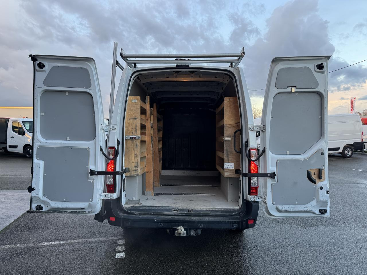 RENAULT Master Grand Confort F3300 L2H2 2.3 Blue dCi - 150 CH PORTE VERRE - Kassebil: bilde 2 RENAULT Master Grand Confort F3300 L2H2 2.3 Blue dCi - 150 CH PORTE VERRE - Kassebil: bilde 2