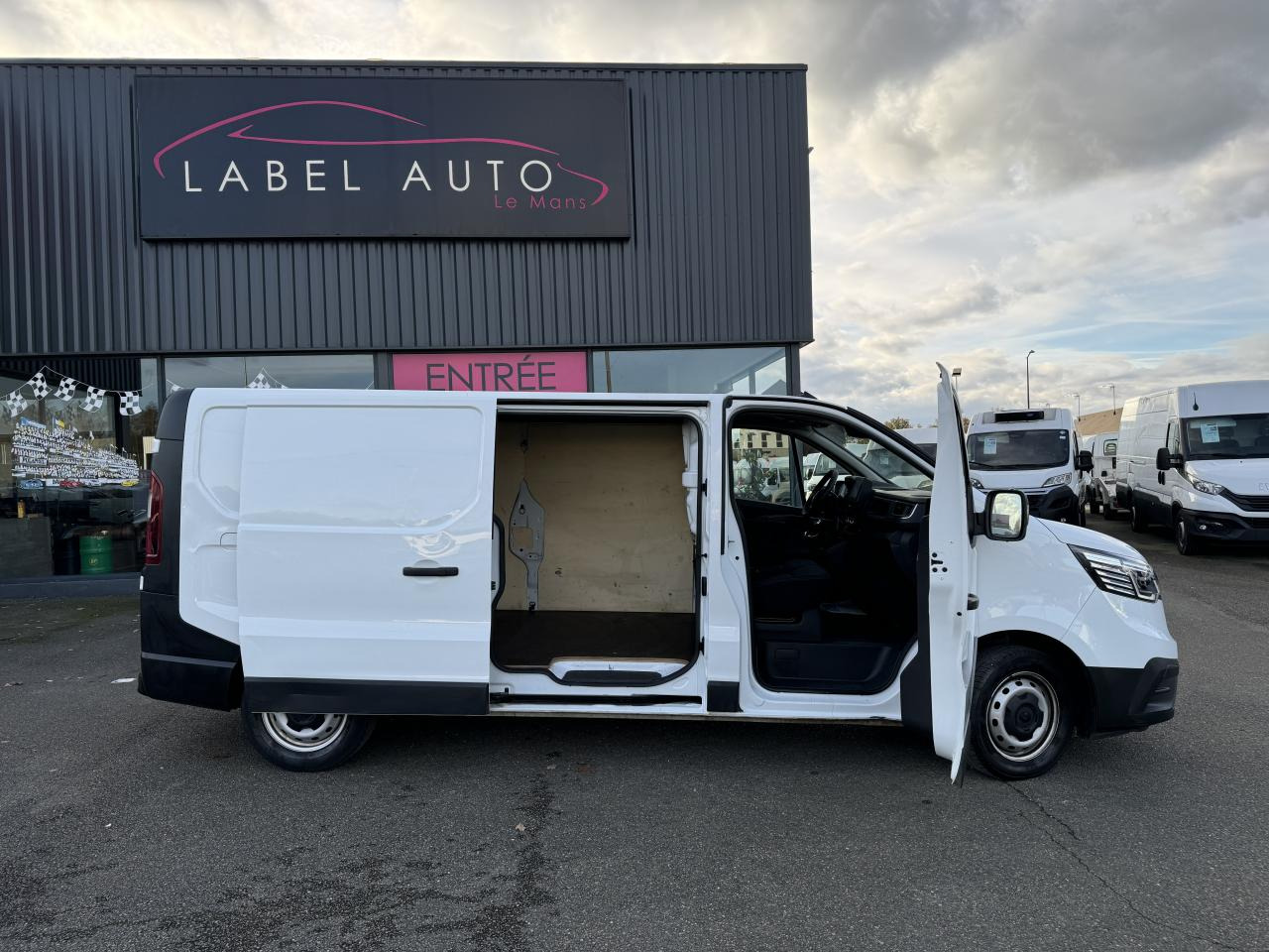 RENAULT Trafic L2H1 3000 Kg 2.0 Blue dCi - 130 III FOURGON Fourgon Grand Confort L2H1 PHASE 3 - Kassebil: bilde 1 RENAULT Trafic L2H1 3000 Kg 2.0 Blue dCi - 130 III FOURGON Fourgon Grand Confort L2H1 PHASE 3 - Kassebil: bilde 1