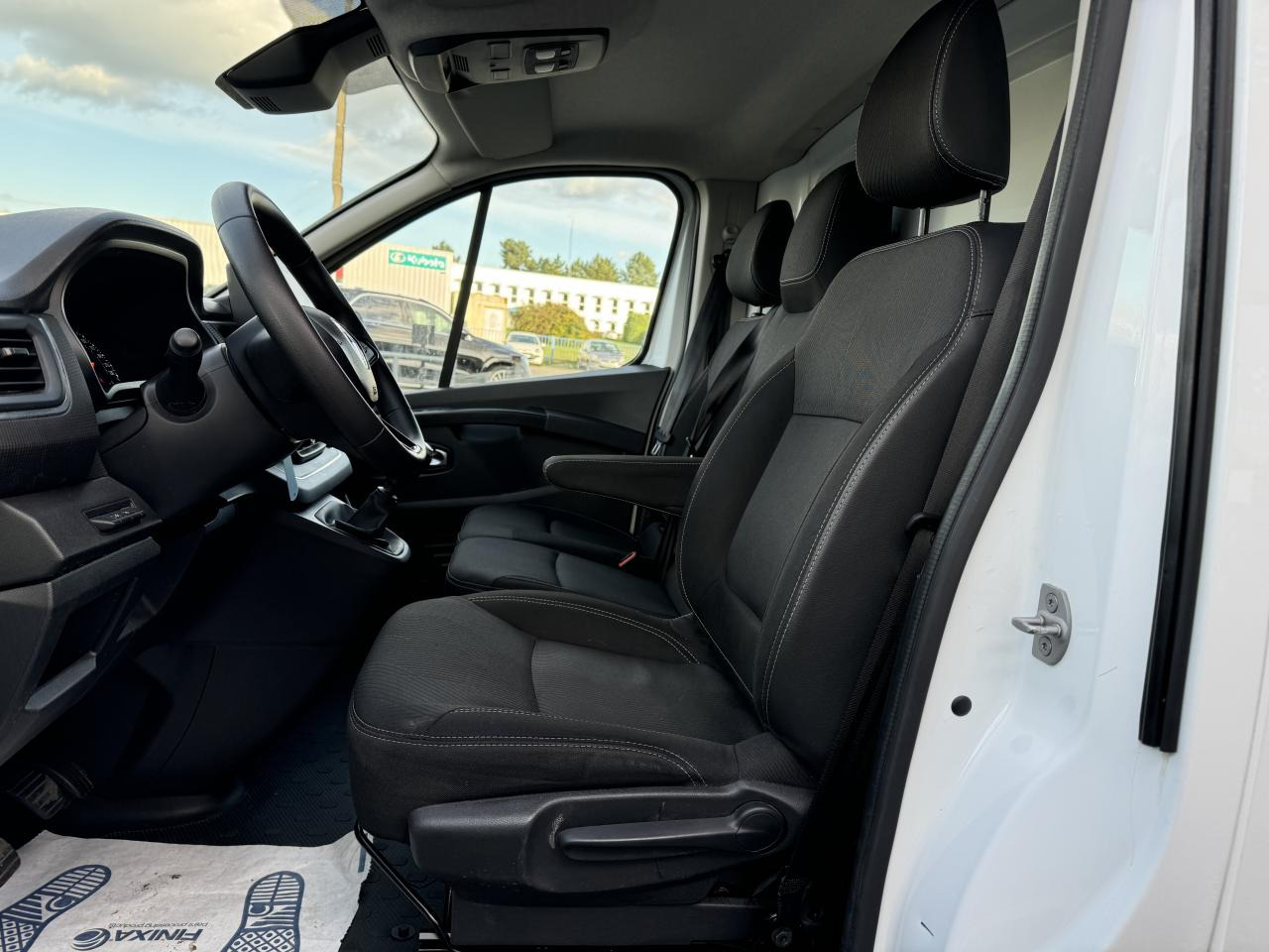 Leie RENAULT Trafic L2H1 3000 Kg 2.0 Blue dCi - 130  III FOURGON Fourgon Grand Confort L2H1 PHASE 3 RENAULT Trafic L2H1 3000 Kg 2.0 Blue dCi - 130  III FOURGON Fourgon Grand Confort L2H1 PHASE 3: bilde 7