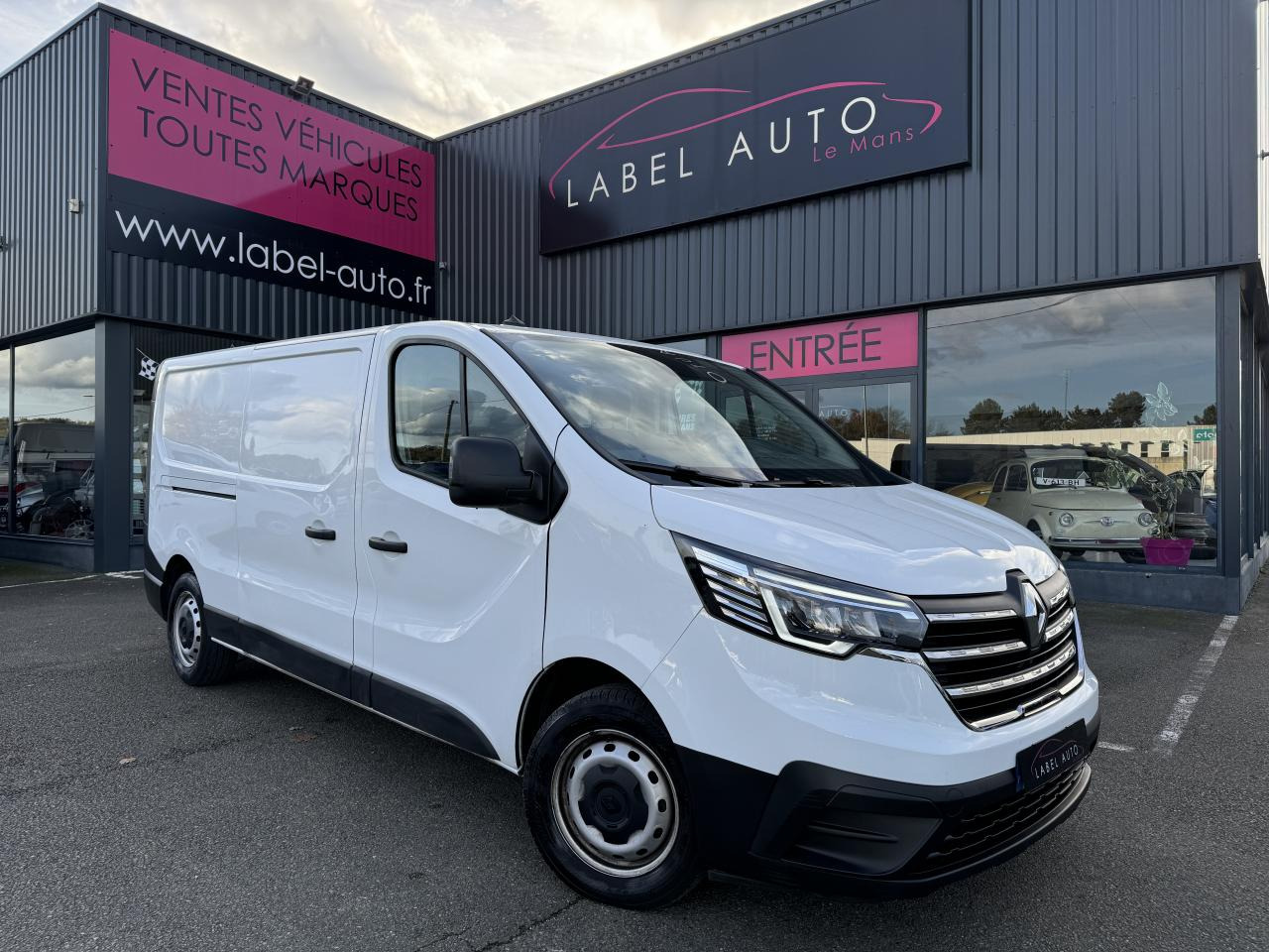 RENAULT Trafic L2H1 3000 Kg 2.0 Blue dCi - 130 III FOURGON Fourgon Grand Confort L2H1 PHASE 3 - Kassebil: bilde 1 RENAULT Trafic L2H1 3000 Kg 2.0 Blue dCi - 130 III FOURGON Fourgon Grand Confort L2H1 PHASE 3 - Kassebil: bilde 1