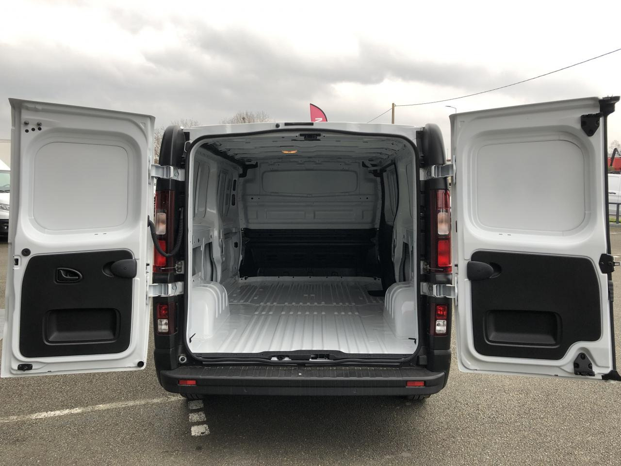 RENAULT Trafic L2H1 3000 Kg 2.0 Blue dCi 170ch ADVANCE - Kassebil: bilde 3 RENAULT Trafic L2H1 3000 Kg 2.0 Blue dCi 170ch ADVANCE - Kassebil: bilde 3