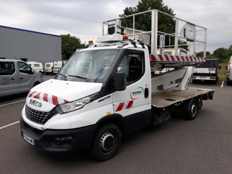 Iveco Daily 35S14 Plateau Nacelle 6m50 Spécial tunnel - Billift: bilde 1 Iveco Daily 35S14 Plateau Nacelle 6m50 Spécial tunnel - Billift: bilde 1