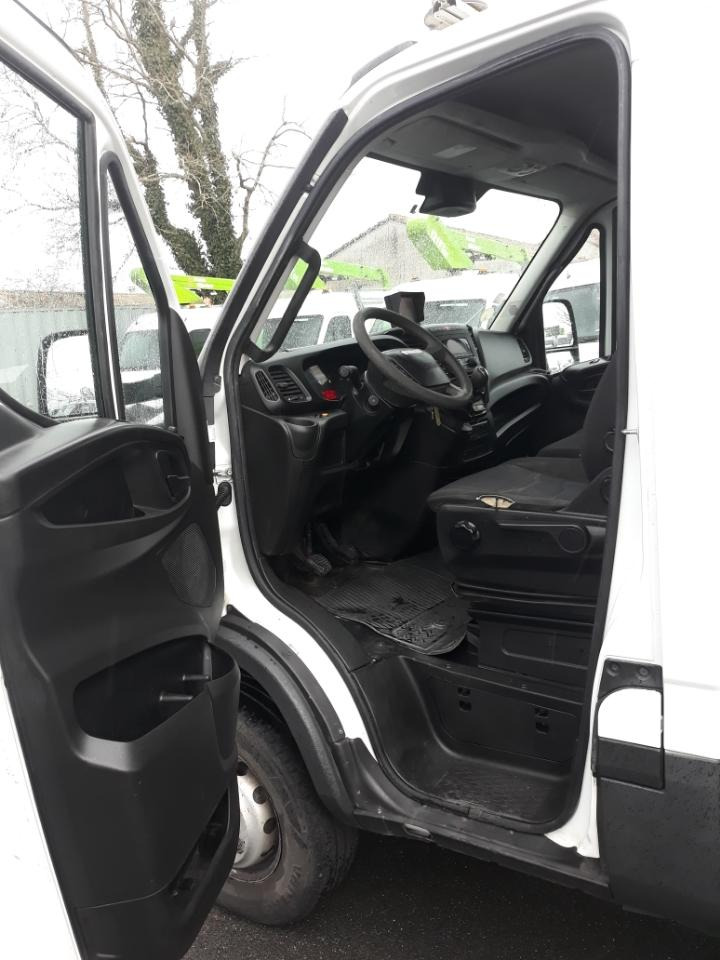 Iveco Daily 70C18 tribenne + coffre - Tippbil: bilde 3 Iveco Daily 70C18 tribenne + coffre - Tippbil: bilde 3