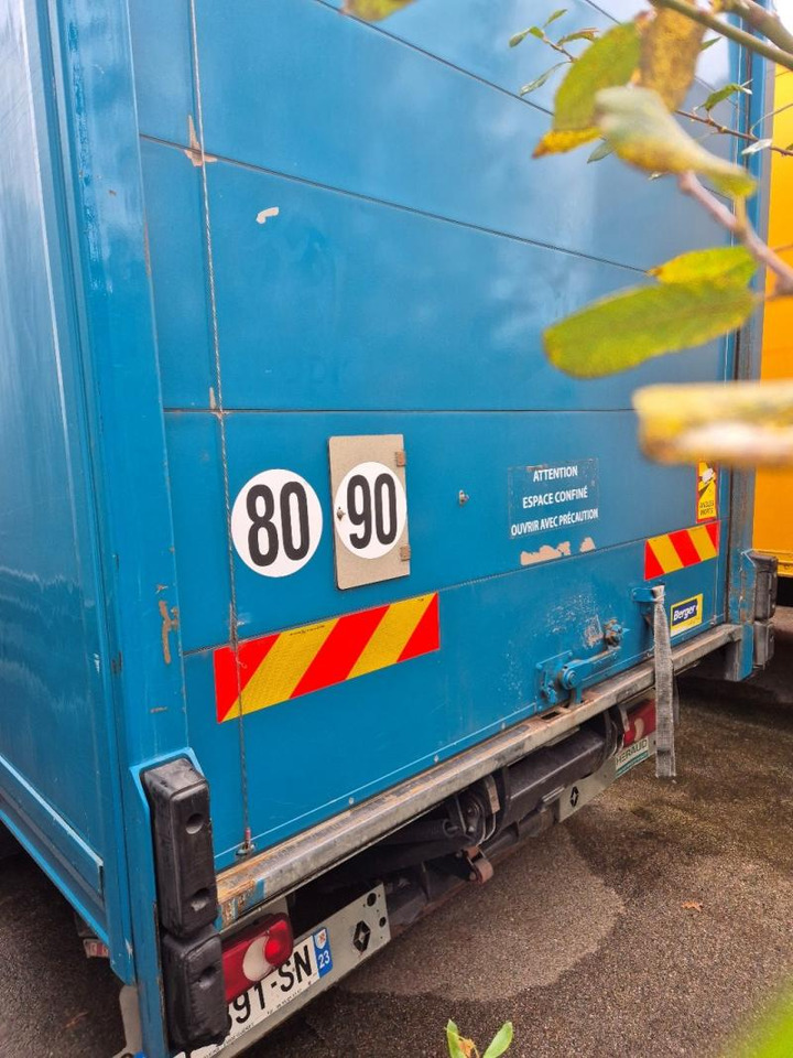 Renault D 7.5 LOW P4X2 210E6 Fourgon Polyfond avec hayon rabattable - Skapbil: bilde 3 Renault D 7.5 LOW P4X2 210E6 Fourgon Polyfond avec hayon rabattable - Skapbil: bilde 3