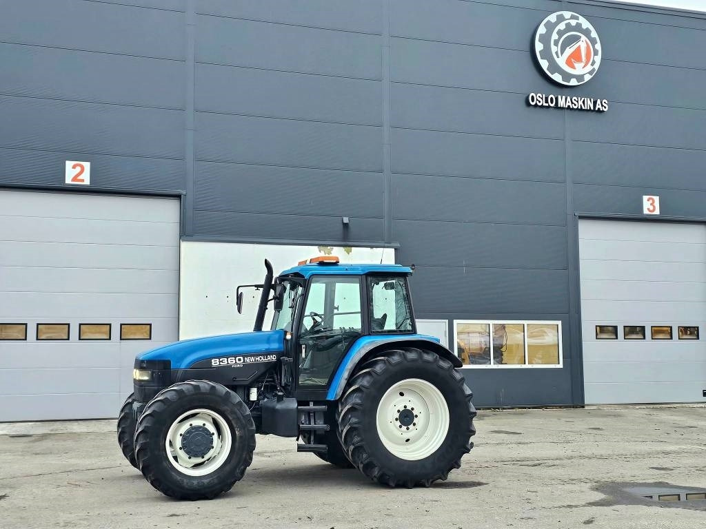 New Holland 8360 DT - Traktor: bilde 2 New Holland 8360 DT - Traktor: bilde 2