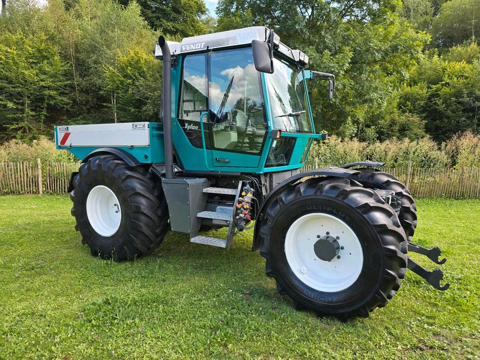 Fendt Xylon 524 Ez. 2003 50kmh 7900 Stunden Traktor Schlepper 522 520 - Traktor med stor frihøyde: bilde 3 Fendt Xylon 524 Ez. 2003 50kmh 7900 Stunden Traktor Schlepper 522 520 - Traktor med stor frihøyde: bilde 3