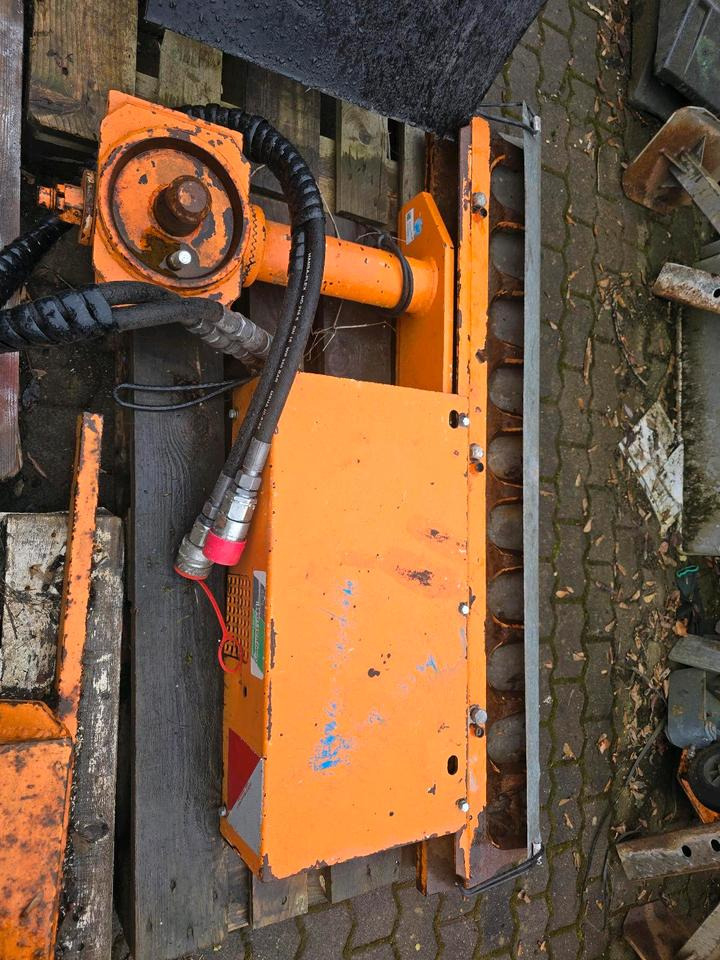 Fiedler FAS 1400 Astschere Wallheckenschere Astschneider Lichtraumprofilsäge für FFA 400 Böschungsmäher Böschungsmulcher Hangmäher Mähausleger - Armklipper: bilde 4 Fiedler FAS 1400 Astschere Wallheckenschere Astschneider Lichtraumprofilsäge für FFA 400 Böschungsmäher Böschungsmulcher Hangmäher Mähausleger - Armklipper: bilde 4