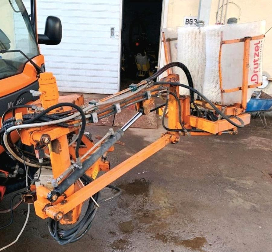 Leitpfostenwaschgerät Drutzel LWG-M-SR Leitpfostenwaschmaschine Schmidt Passend für Multicar Unimog - Kostemaskin: bilde 2 Leitpfostenwaschgerät Drutzel LWG-M-SR Leitpfostenwaschmaschine Schmidt Passend für Multicar Unimog - Kostemaskin: bilde 2