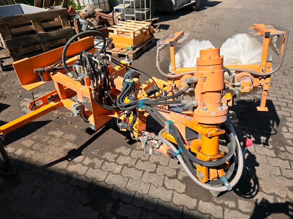 Leitpfostenwaschgerät WV 3-L für Unimog 405/10 405/12 U300 u400 300 500 318 218 423 430 530 Schmidt - Kostemaskin: bilde 4 Leitpfostenwaschgerät WV 3-L für Unimog 405/10 405/12 U300 u400 300 500 318 218 423 430 530 Schmidt - Kostemaskin: bilde 4