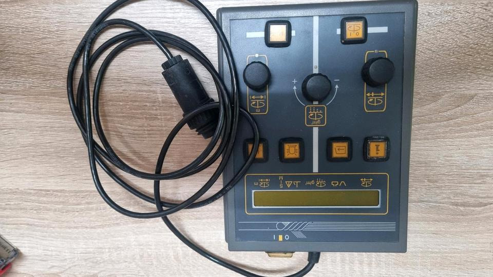 Neue NU410K Schmidt Aebi Salzstreuer Steuerung für Stratos Mitos Niros Salzsilo - Elektrisk system for Utility-/ Spesiell maskin: bilde 1 Neue NU410K Schmidt Aebi Salzstreuer Steuerung für Stratos Mitos Niros Salzsilo - Elektrisk system for Utility-/ Spesiell maskin: bilde 1