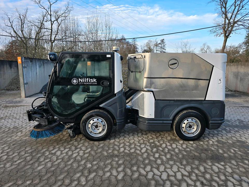 Nilfisk City Ranger 3500 Kehrmaschine Straßenkehrmaschine mit Schmidt Bediendisplay Hako Kehreinheit - Feiebil: bilde 2 Nilfisk City Ranger 3500 Kehrmaschine Straßenkehrmaschine mit Schmidt Bediendisplay Hako Kehreinheit - Feiebil: bilde 2
