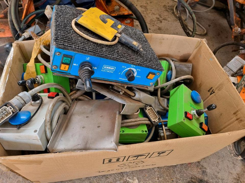 Schneepflughydraulik Schmidt Beilhack Elektrohydraulik Schneepflüge Schneeschild Schneeschieber LKW Unimog Bordcomputer Steuerung - Styreenhet for Utility-/ Spesiell maskin: bilde 1 Schneepflughydraulik Schmidt Beilhack Elektrohydraulik Schneepflüge Schneeschild Schneeschieber LKW Unimog Bordcomputer Steuerung - Styreenhet for Utility-/ Spesiell maskin: bilde 1