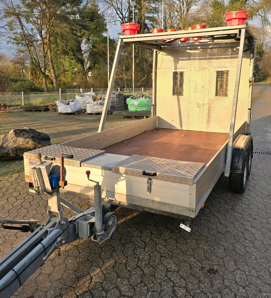 Horizont Trebbiner FA1 LRF 25.35 LED Absperrtafel Tandem Verkehrsleittafel FAT Verkehrssicherungsanhänger Nissen - Tilhenger: bilde 4 Horizont Trebbiner FA1 LRF 25.35 LED Absperrtafel Tandem Verkehrsleittafel FAT Verkehrssicherungsanhänger Nissen - Tilhenger: bilde 4