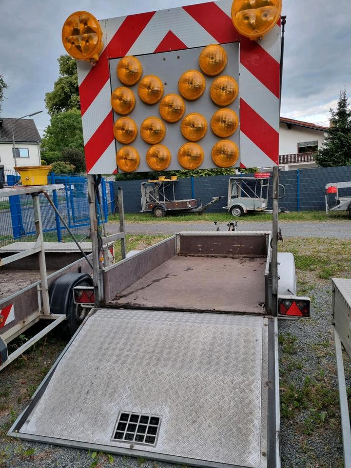 LED Nissen VZ616 B3 Verkehrsleittafel Verkehrsleitanhänger Absperrtafel Verkehrssicherungsanhänger Verkehrssicherung Leittafel - Tilhenger: bilde 4 LED Nissen VZ616 B3 Verkehrsleittafel Verkehrsleitanhänger Absperrtafel Verkehrssicherungsanhänger Verkehrssicherung Leittafel - Tilhenger: bilde 4