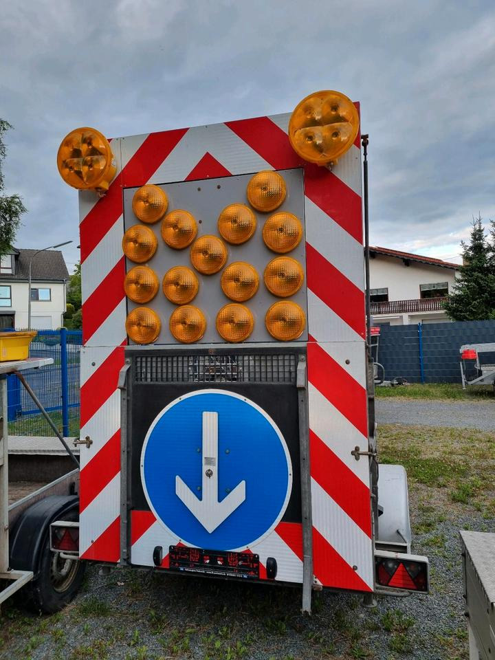 LED Nissen VZ616 B3 Verkehrsleittafel Verkehrsleitanhänger Absperrtafel Verkehrssicherungsanhänger Verkehrssicherung Leittafel - Tilhenger: bilde 3 LED Nissen VZ616 B3 Verkehrsleittafel Verkehrsleitanhänger Absperrtafel Verkehrssicherungsanhänger Verkehrssicherung Leittafel - Tilhenger: bilde 3