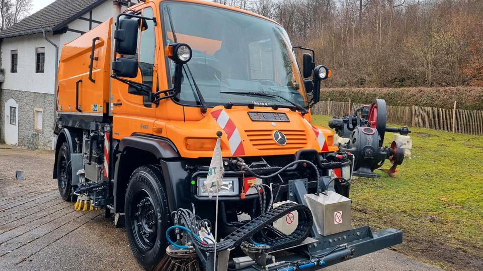 Unimog 9400km U400 405 Kehrmaschine SK 370 Schmidt Mercedes Benz Variopilot Kehraufbau Hydrostat 2011 Bluetec 5 - Feiebil: bilde 2 Unimog 9400km U400 405 Kehrmaschine SK 370 Schmidt Mercedes Benz Variopilot Kehraufbau Hydrostat 2011 Bluetec 5 - Feiebil: bilde 2