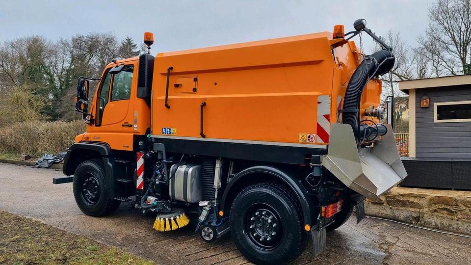 Unimog 9400km U400 405 Kehrmaschine SK 370 Schmidt Mercedes Benz Variopilot Kehraufbau Hydrostat 2011 Bluetec 5 - Feiebil: bilde 3 Unimog 9400km U400 405 Kehrmaschine SK 370 Schmidt Mercedes Benz Variopilot Kehraufbau Hydrostat 2011 Bluetec 5 - Feiebil: bilde 3