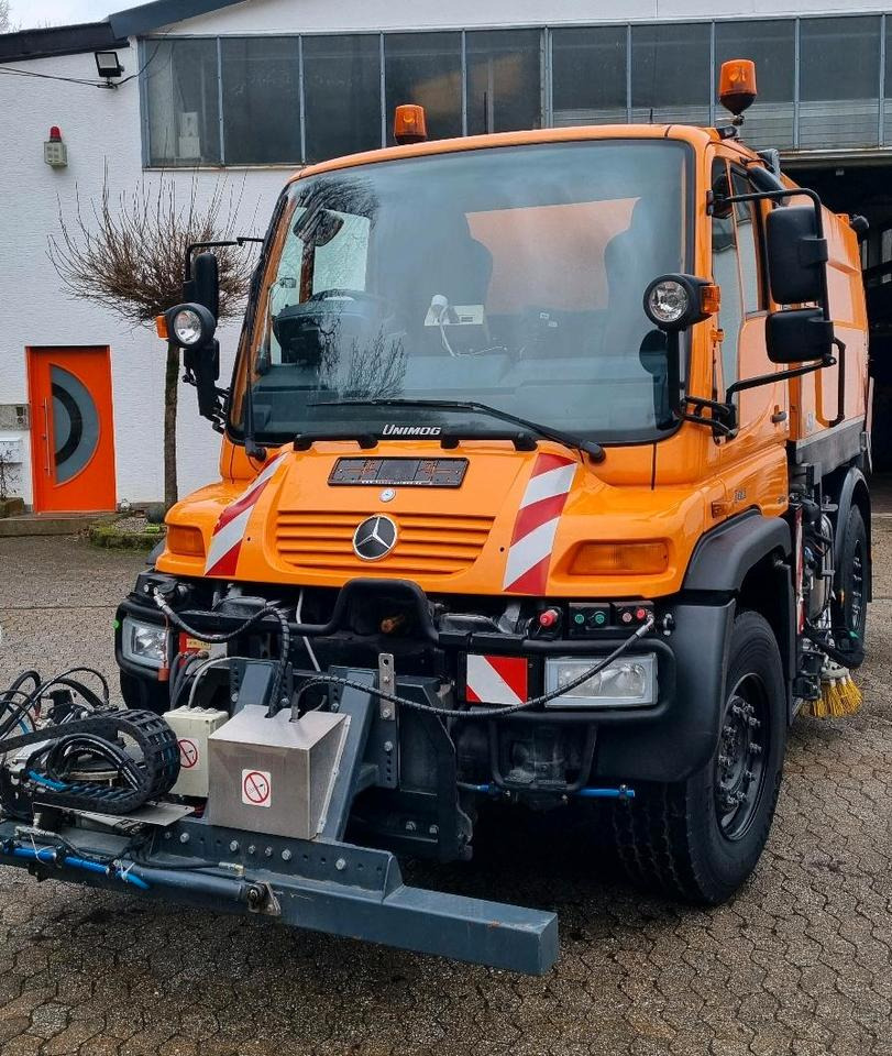 Unimog Kehrmaschine U400 405 Mercedes-Benz Hydrostat Wechsellenkung Variopilot - Feiebil: bilde 3 Unimog Kehrmaschine U400 405 Mercedes-Benz Hydrostat Wechsellenkung Variopilot - Feiebil: bilde 3