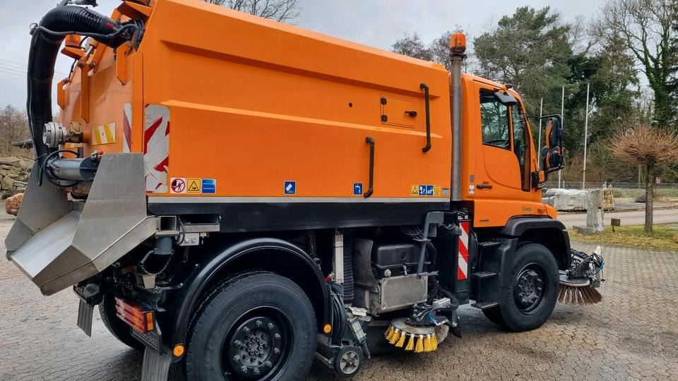 Unimog Kehrmaschine U400 405 Mercedes-Benz Hydrostat Wechsellenkung Variopilot - Feiebil: bilde 5 Unimog Kehrmaschine U400 405 Mercedes-Benz Hydrostat Wechsellenkung Variopilot - Feiebil: bilde 5