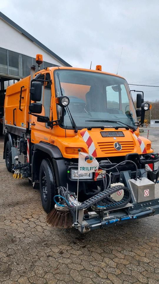 Unimog Kehrmaschine U400 405 Mercedes-Benz Hydrostat Wechsellenkung Variopilot - Feiebil: bilde 4 Unimog Kehrmaschine U400 405 Mercedes-Benz Hydrostat Wechsellenkung Variopilot - Feiebil: bilde 4