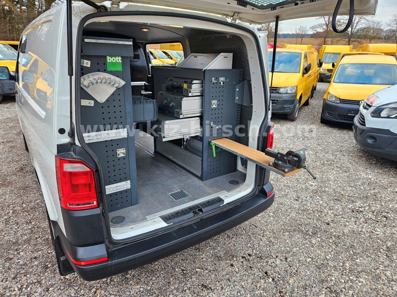 Volkswagen T6 Automatik/ DSG Sortimo Stdhzg Behindertenger. - Persontransport: bilde 1 Volkswagen T6 Automatik/ DSG Sortimo Stdhzg Behindertenger. - Persontransport: bilde 1