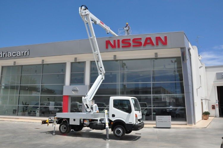 CMC TB240 24 m zamontowany na Nissan Cabstar - Billift: bilde 4 CMC TB240 24 m zamontowany na Nissan Cabstar - Billift: bilde 4