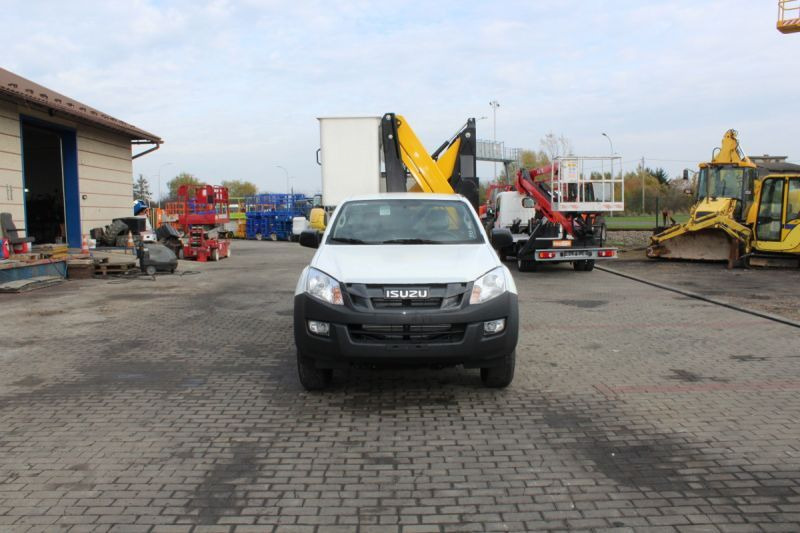 Comet X4-12 zamontowany na Isuzu D-Max 4x4 PICK-UP - Billift: bilde 3 Comet X4-12 zamontowany na Isuzu D-Max 4x4 PICK-UP - Billift: bilde 3