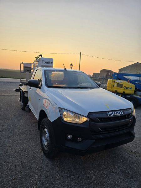 Isuzu D-Max 4x4 podnośnik koszowy 16 m Comet New Eurosky - Billift: bilde 1 Isuzu D-Max 4x4 podnośnik koszowy 16 m Comet New Eurosky - Billift: bilde 1