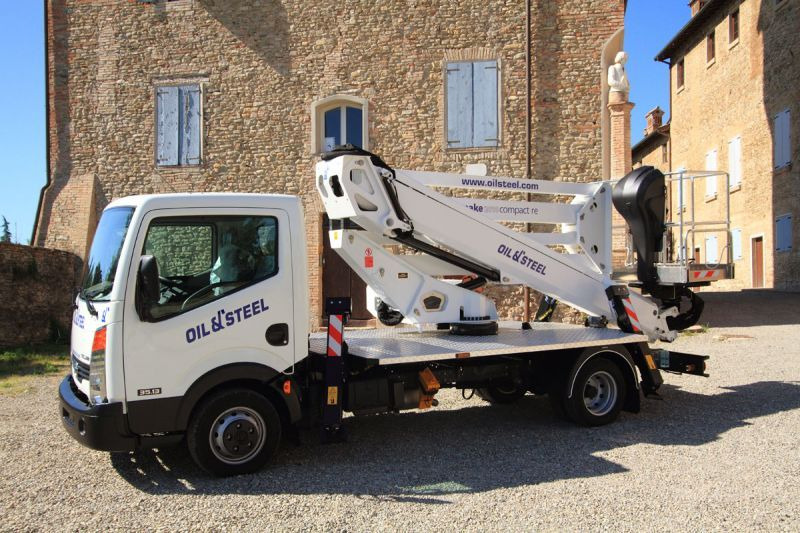 Oil&Steel Snake 2010 Plus 20 m zamontowany na Nissan Cabstar - Billift: bilde 1 Oil&Steel Snake 2010 Plus 20 m zamontowany na Nissan Cabstar - Billift: bilde 1