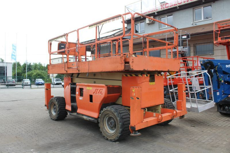 Podnośnik nożycowy 4x4 terenowy 15 m JLG 4394 RT - Sakselift: bilde 2 Podnośnik nożycowy 4x4 terenowy 15 m JLG 4394 RT - Sakselift: bilde 2