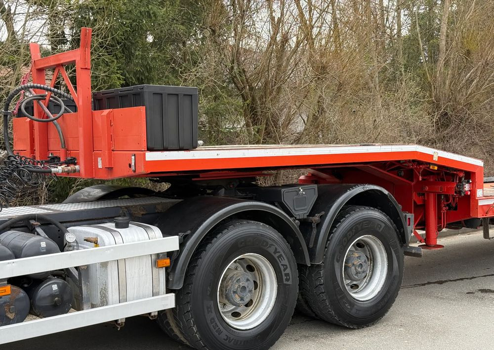 Goldhofer Naczepa Niskopodłogowa Goldhofer * 4 Osie * Bardzo Dobry Stan *Niskopodwozie - Lavloader semitrailer: bilde 3 Goldhofer Naczepa Niskopodłogowa Goldhofer * 4 Osie * Bardzo Dobry Stan *Niskopodwozie - Lavloader semitrailer: bilde 3