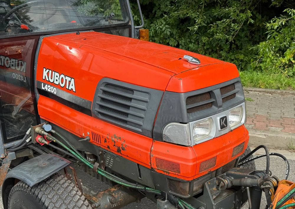 Kubota * Traktor KUBOTA L4200 * 4x4 * Pług Piaskarka * Wałek Przód Tył * Sprowadzony* Zimowe Utrzymanie - Traktor: bilde 5 Kubota * Traktor KUBOTA L4200 * 4x4 * Pług Piaskarka * Wałek Przód Tył * Sprowadzony* Zimowe Utrzymanie - Traktor: bilde 5