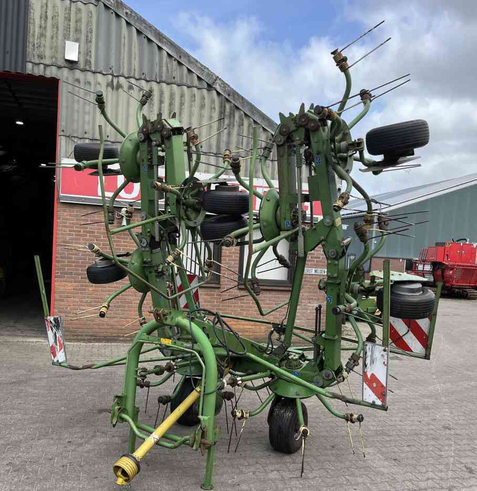 Krone KW 8.80/8 Schudder Tedder Kreiselheuer weidebouwmachines - Høyvender: bilde 1 Krone KW 8.80/8 Schudder Tedder Kreiselheuer weidebouwmachines - Høyvender: bilde 1