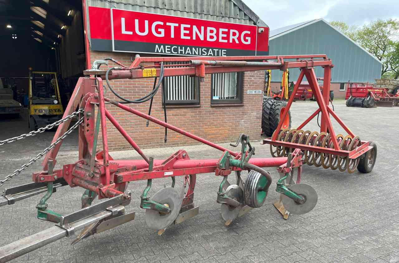 Kverneland 4 schaar ploeg + Evers vorenpakker grondbewerking - Plog: bilde 2 Kverneland 4 schaar ploeg + Evers vorenpakker grondbewerking - Plog: bilde 2
