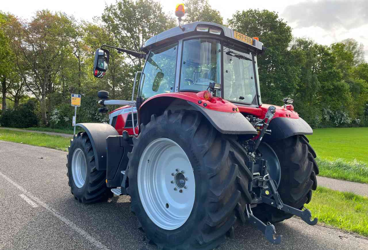 Massey Ferguson 6S.165 Dyna-6 Efficient - Traktor: bilde 4 Massey Ferguson 6S.165 Dyna-6 Efficient - Traktor: bilde 4