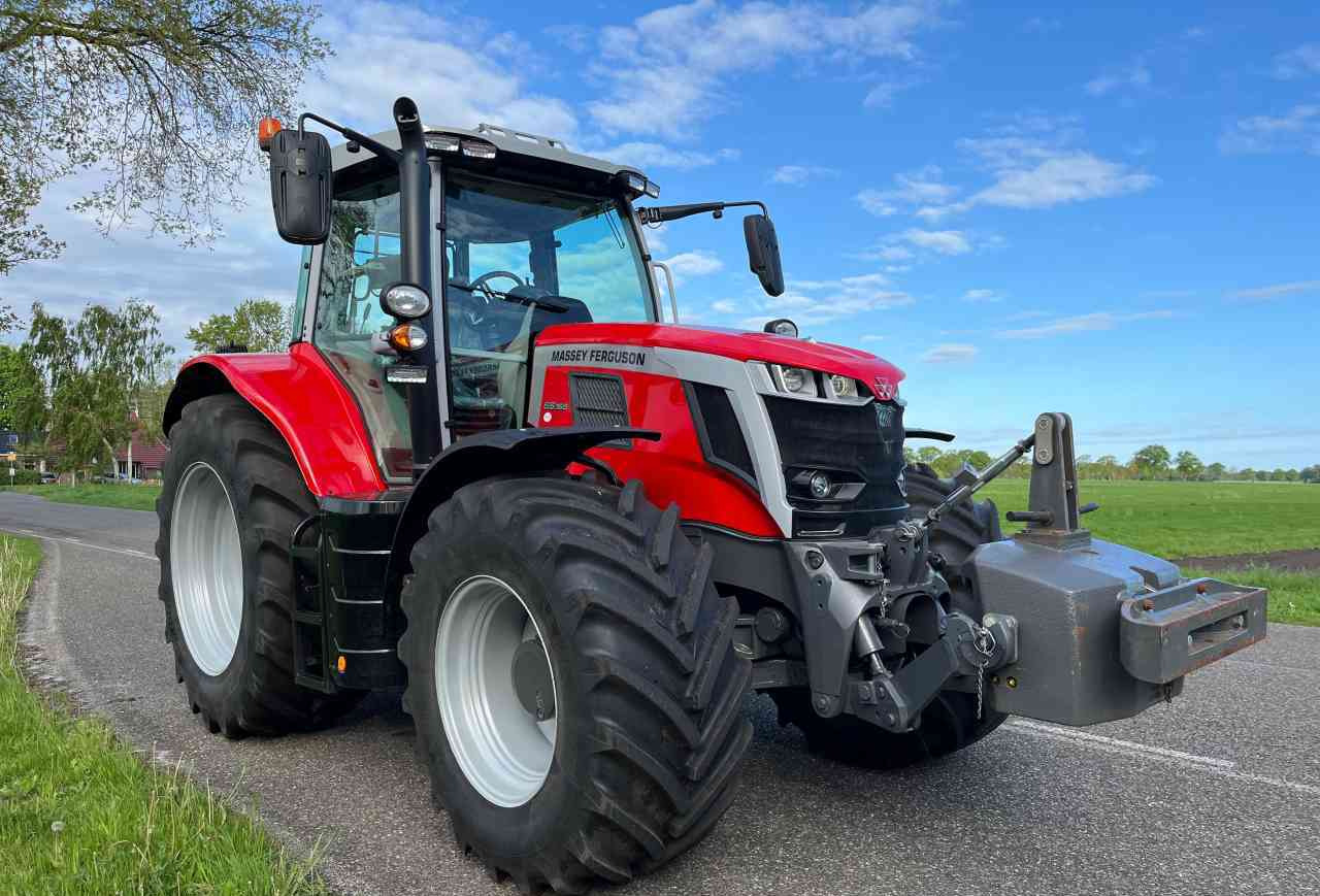 Massey Ferguson 6S.165 Dyna-6 Efficient - Traktor: bilde 1 Massey Ferguson 6S.165 Dyna-6 Efficient - Traktor: bilde 1