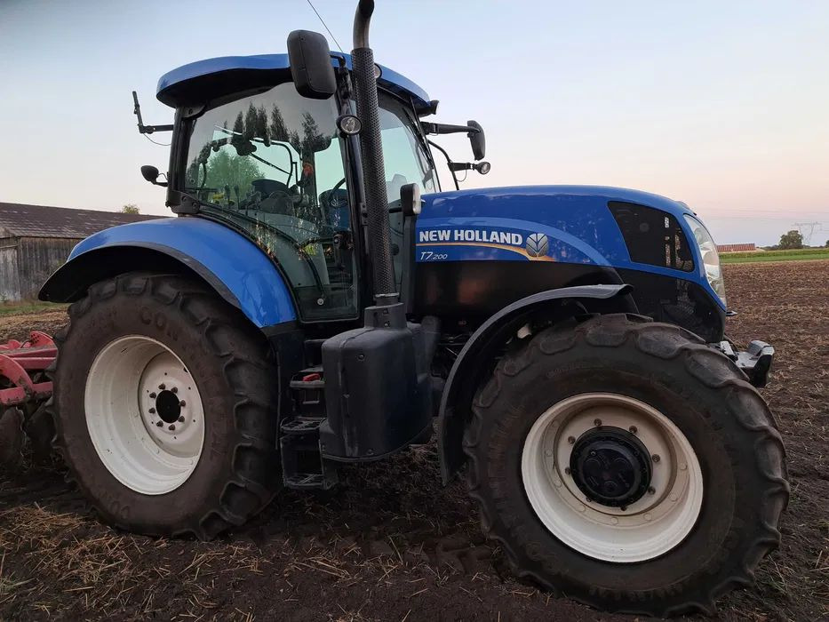 Ciągnik New Holland T7 200 RANGE COMMAND - Traktor: bilde 1 Ciągnik New Holland T7 200 RANGE COMMAND - Traktor: bilde 1