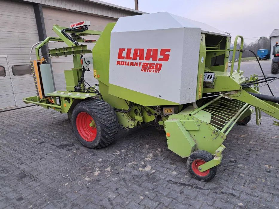 Claas 250 RC Uniwrap - Rundballepresse: bilde 2 Claas 250 RC Uniwrap - Rundballepresse: bilde 2