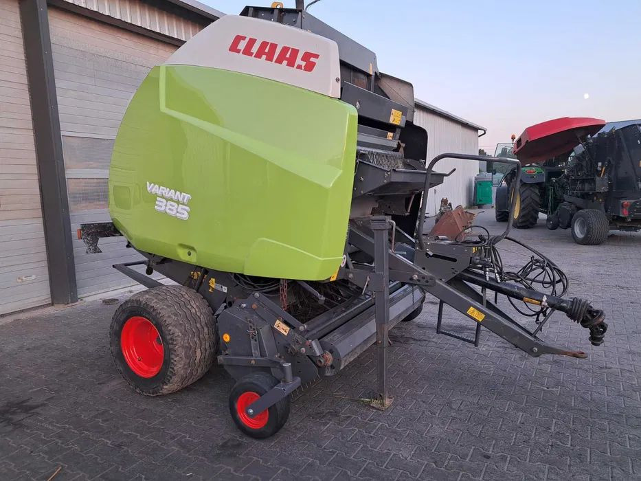 Claas Variant 385 Roto Cut - Rundballepresse: bilde 1 Claas Variant 385 Roto Cut - Rundballepresse: bilde 1