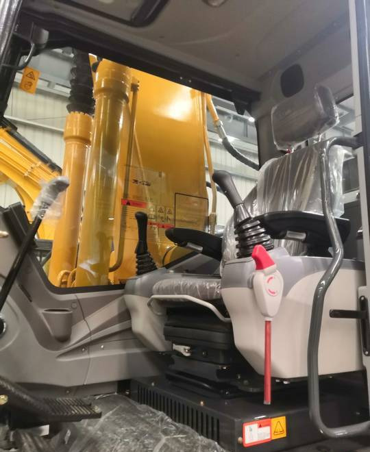 NEW MAXUS 13 Ton Crawler Excavator Warranty up to 10 YEARS НОВА Копарка гусенична MAXUS 13 тонн Гарантія до 10 РОКІВ NOWA Koparka gąsienicowa MAXUS 13 ton Gwarancja do 10 LAT - Beltegraver: bilde 3 NEW MAXUS 13 Ton Crawler Excavator Warranty up to 10 YEARS НОВА Копарка гусенична MAXUS 13 тонн Гарантія до 10 РОКІВ NOWA Koparka gąsienicowa MAXUS 13 ton Gwarancja do 10 LAT - Beltegraver: bilde 3