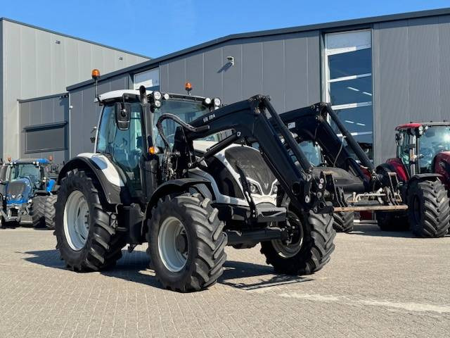 Valtra N104 Hitech5 met voorlader 4700 uur! - Traktor: bilde 2 Valtra N104 Hitech5 met voorlader 4700 uur! - Traktor: bilde 2