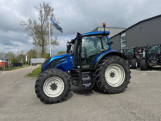 Valtra N134 Versu Smart Touch, GPS - Traktor: bilde 2 Valtra N134 Versu Smart Touch, GPS - Traktor: bilde 2