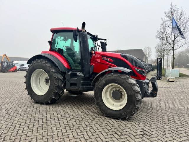 Valtra T144 Hitech - Traktor: bilde 3 Valtra T144 Hitech - Traktor: bilde 3