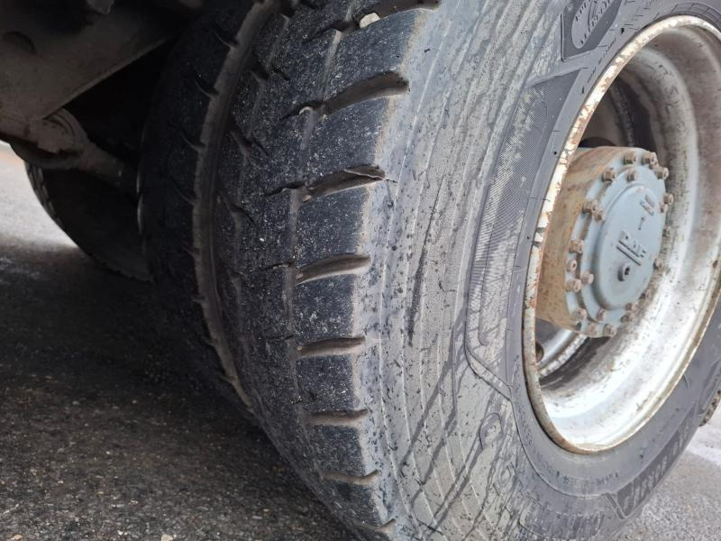 Tankbil for transport av matvarer DAF 85 .410: bilde 27 Tankbil for transport av matvarer DAF 85 .410: bilde 27