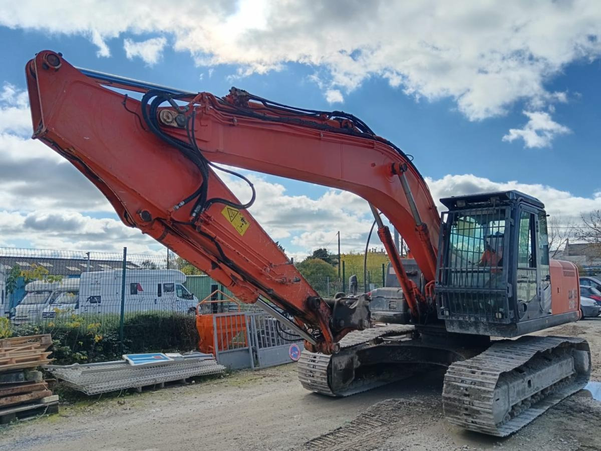 Hitachi ZX210LC-3 - Beltegraver: bilde 1 Hitachi ZX210LC-3 - Beltegraver: bilde 1
