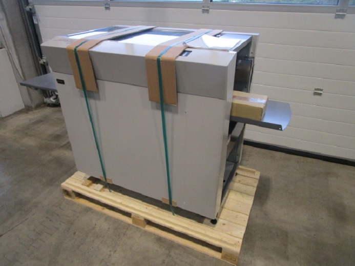 AUTOMATISCHES SCHNEIDSYSTEM UCHIDA AEROCUT ONE - Papirskjæremaskin: bilde 2 AUTOMATISCHES SCHNEIDSYSTEM UCHIDA AEROCUT ONE - Papirskjæremaskin: bilde 2