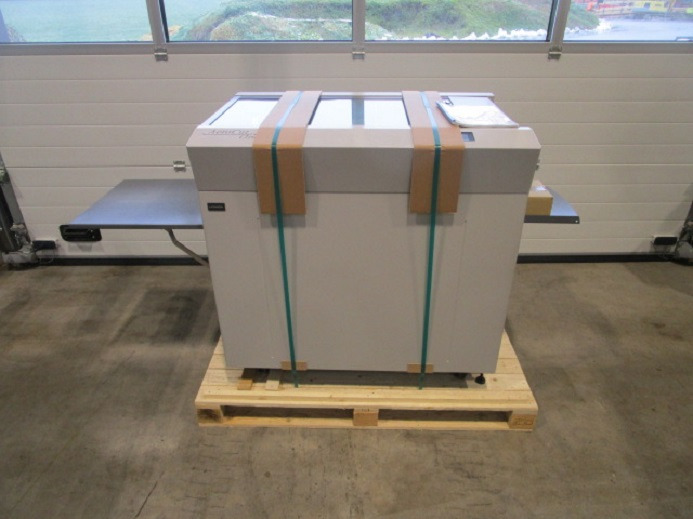 AUTOMATISCHES SCHNEIDSYSTEM UCHIDA AEROCUT ONE - Papirskjæremaskin: bilde 1 AUTOMATISCHES SCHNEIDSYSTEM UCHIDA AEROCUT ONE - Papirskjæremaskin: bilde 1