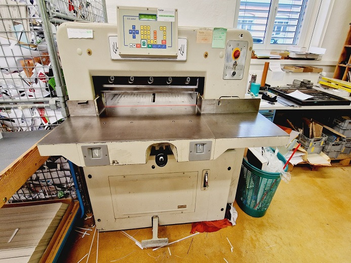 Papirskjæremaskin POLAR 72 CE: bilde 1