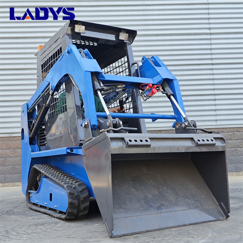 Free Shipping Mini Skid Steer Loader Compact Track Electric/Diesel Chinese Mini Skid Steer Loader For Sale With Mini Skid Steer Attachments 4 In 1 Bucket - Kompaktlaster: bilde 2 Free Shipping Mini Skid Steer Loader Compact Track Electric/Diesel Chinese Mini Skid Steer Loader For Sale With Mini Skid Steer Attachments 4 In 1 Bucket - Kompaktlaster: bilde 2